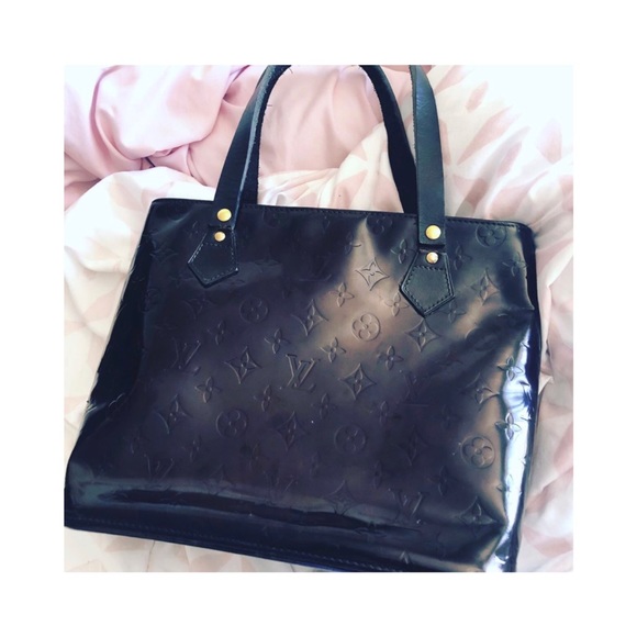 Louis Vuitton Handbags - AUTHENTIC Louis Vuitton bag